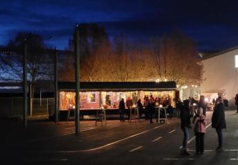 Adventsfenster Weihnachtsmarkt