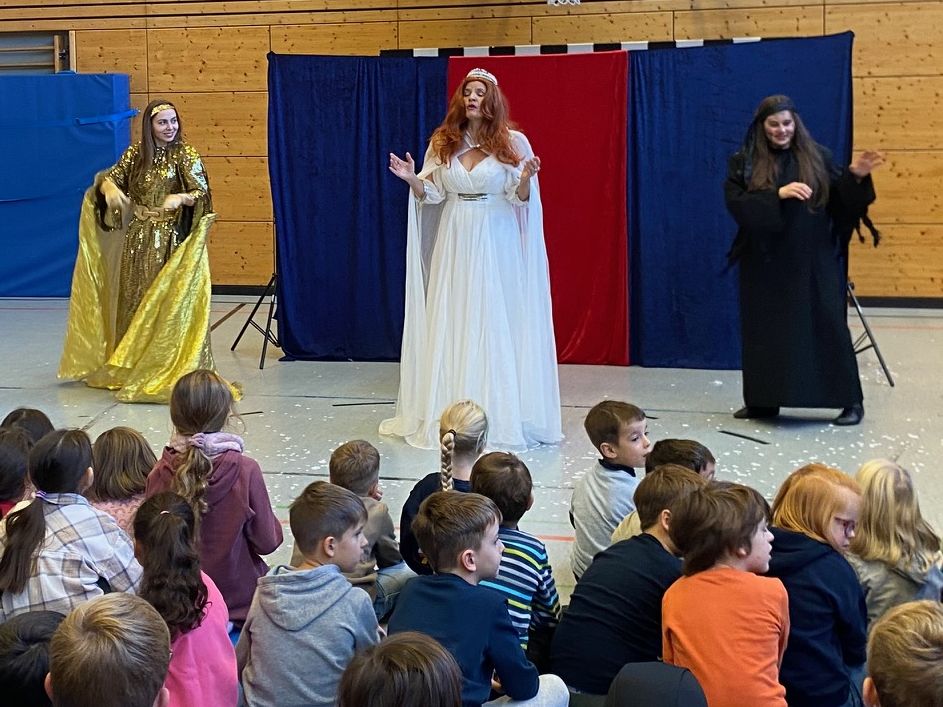 Das Galli-Theater aus Wiesbaden zu Gast in der GSGO